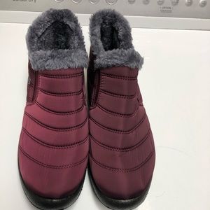 Women’s Winter Boots fits size 9 purple